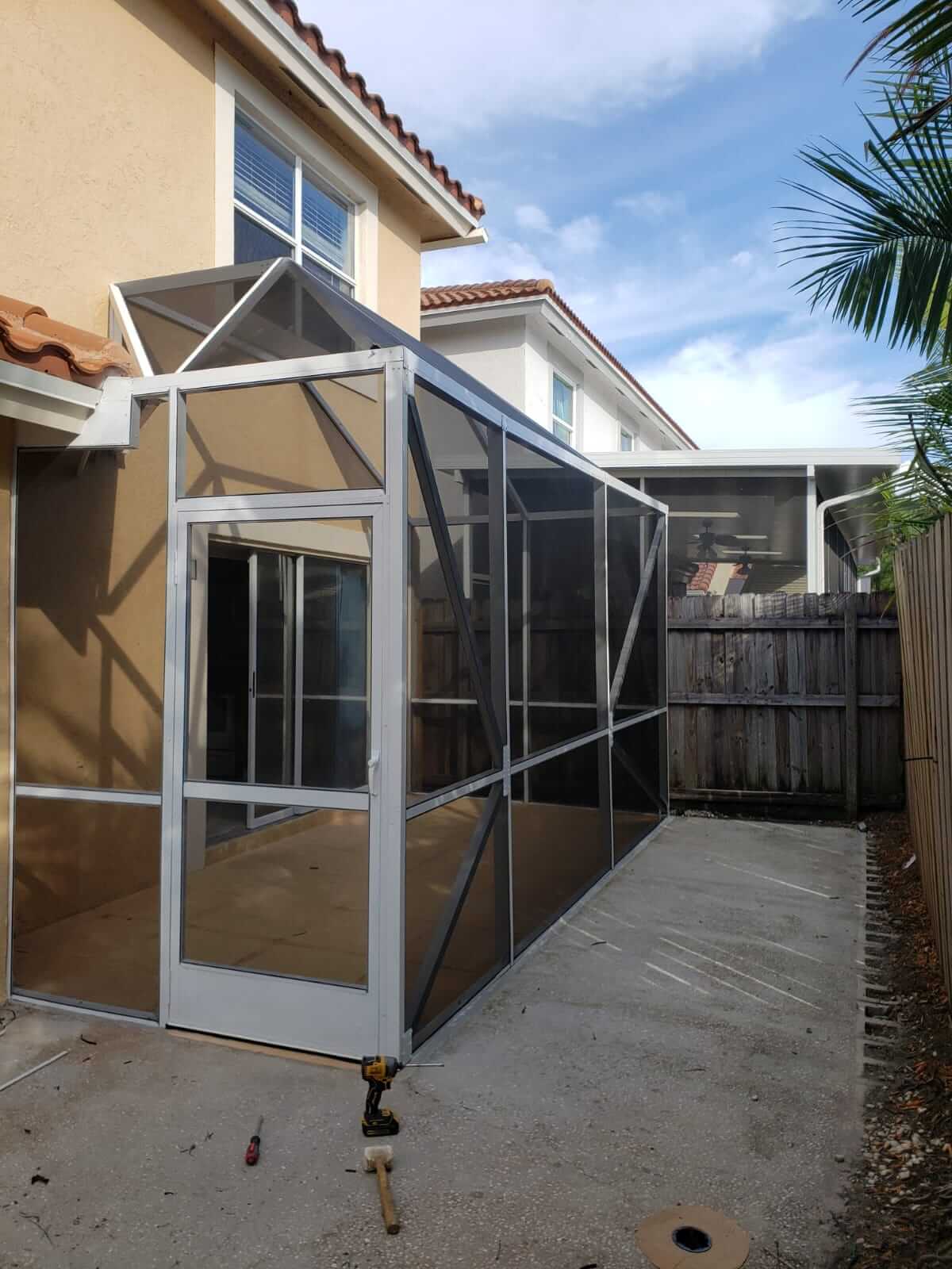 Aluminum Frame Screen Enclosure Repair 1 Aluminum-framed screen enclosure repair