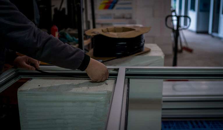 Aluminum Frame Screen Enclosure Repair Service