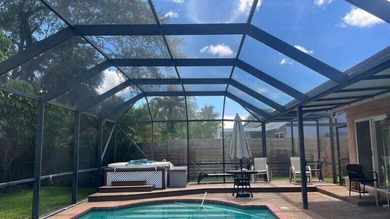 Finding Reliable Pool Screen Services Nearby