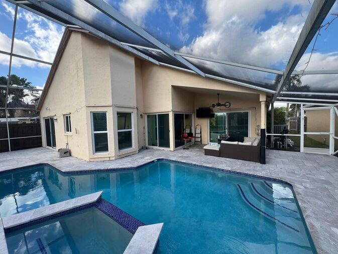 Outdoor Screen Enclosure