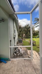 Detaching Enclosure in Oakland Park