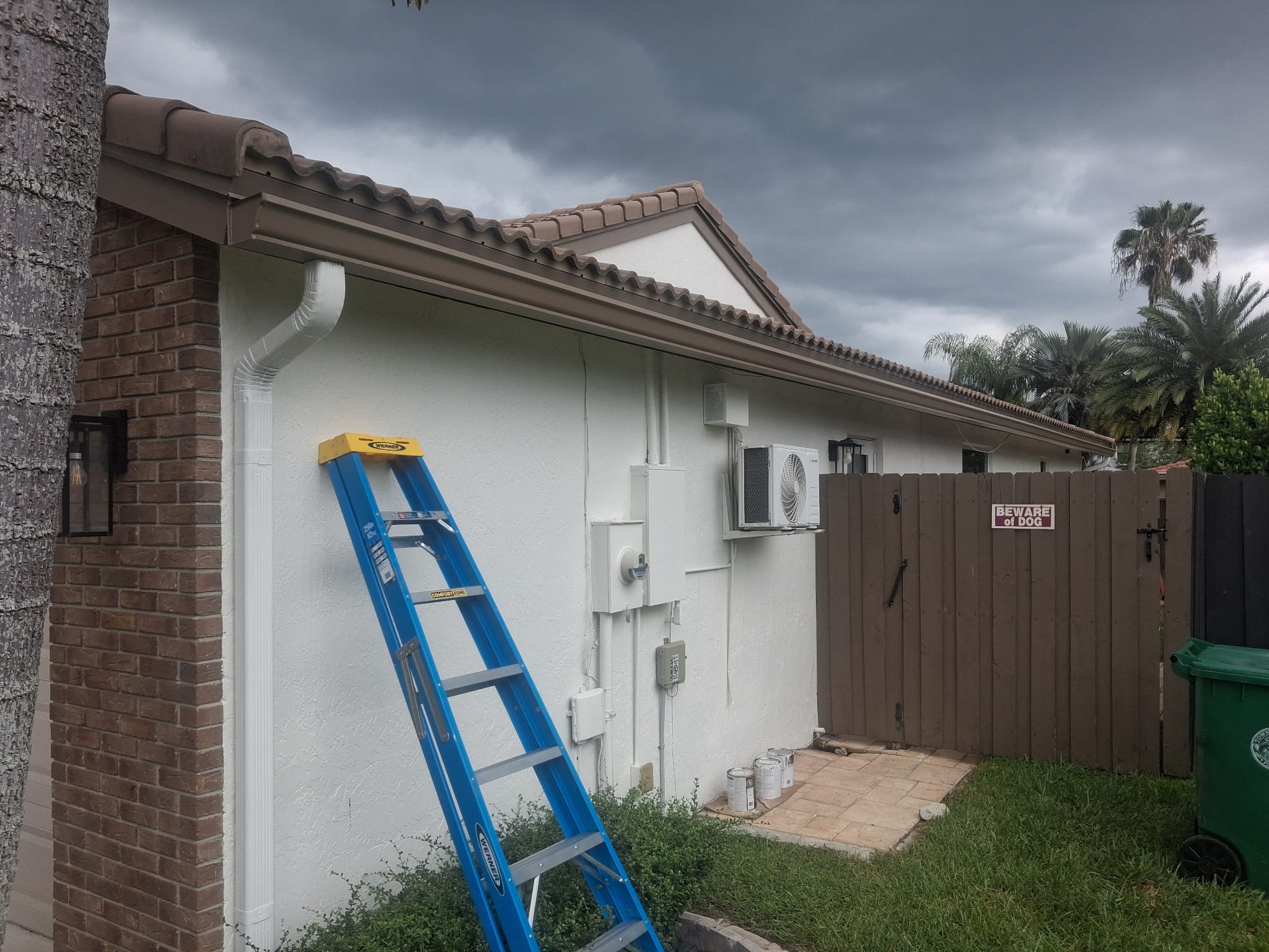 Gutter installation and repainting in Davie FL