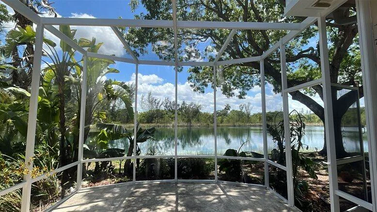 Aluminum Screen Enclosure Maintenance Tips for Florida Homes 1 Maintenance Tips for Aluminum Screen Enclosures